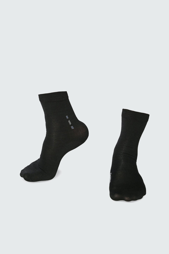 Men Black Solid Socks