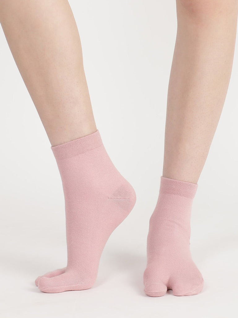 Pale Mauve Jockey Women's Compact Cotton Stretch Toe Socks with Stay Fresh Treatment