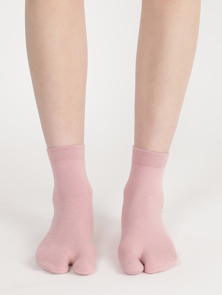 Pale Mauve Jockey Women's Compact Cotton Stretch Toe Socks with Stay Fresh Treatment