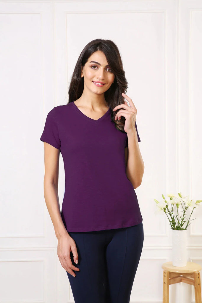 GRAPE VANHEUSEN Women's V Neck Tee