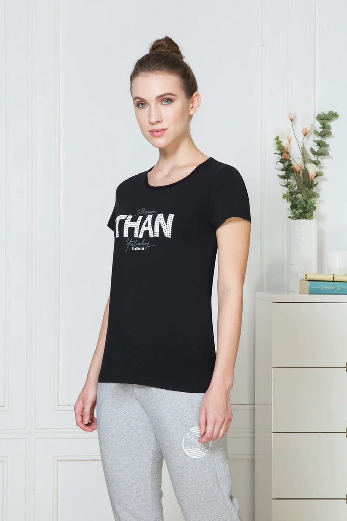 BLACK 2 VAN HEUSEN WOMEN's PRINTED CREW NECK TEE