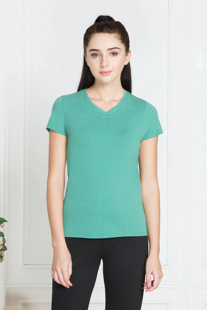 GREEN VANHEUSEN Women's V Neck Tee