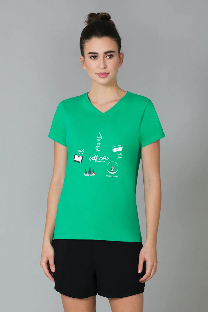 GREEN VAN HEUSEN WOMEN's PRINTED V NECK TEE