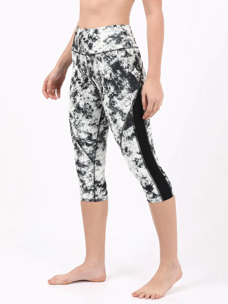 Black Printed JOCKEY Women's Microfiber Elastane Stretch Slim Fit Printed Capri.